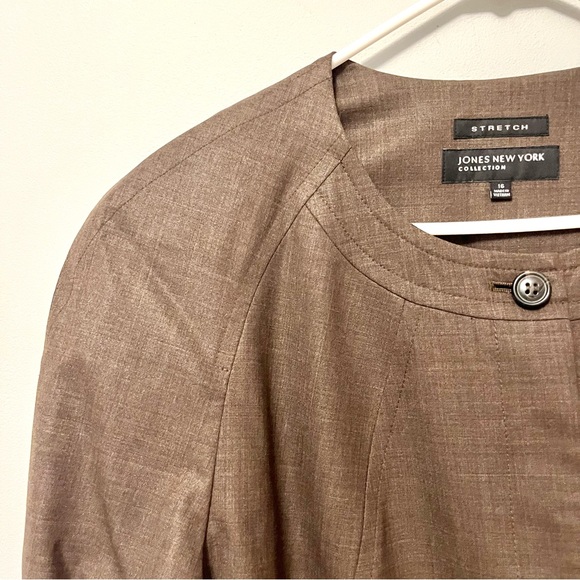 Jones NY Collection tan stretch blazer suit jacket - Picture 12 of 16